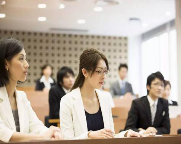 企業(yè)管理(lǐ)咨詢談新員(yuán)工(gōng)培訓容易出現(xiàn)的(de)一(yī)些(xiē)問(wèn)題