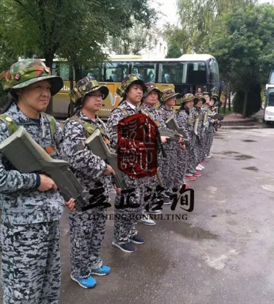 培訓快(kuài)訊培訓時(shí)間(jiān)：10月(yuè)22日(rì)培訓單位：甘肅建科(kē)培訓課程：CS真人(rén)對(duì)抗賽培訓人(rén)數(shù)：21人(rén)培訓老(lǎo)師(shī)：天狼